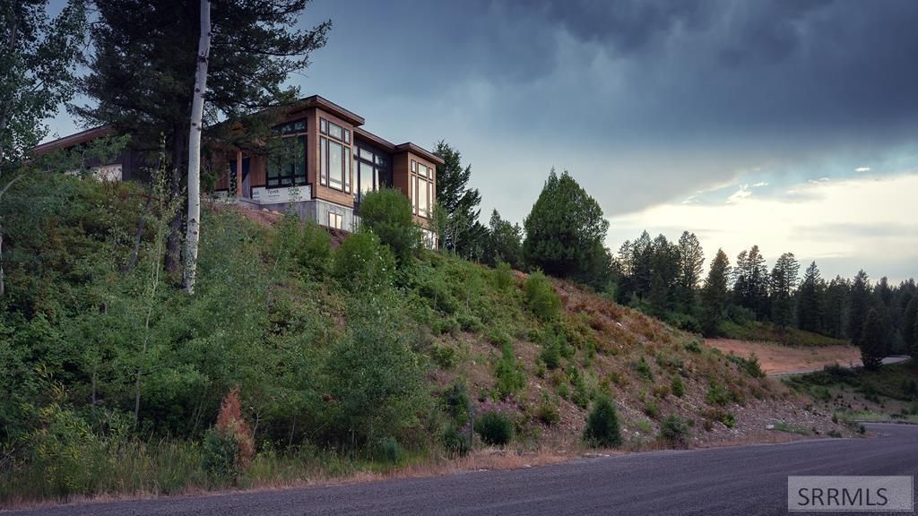 MLS #2178803 image #0