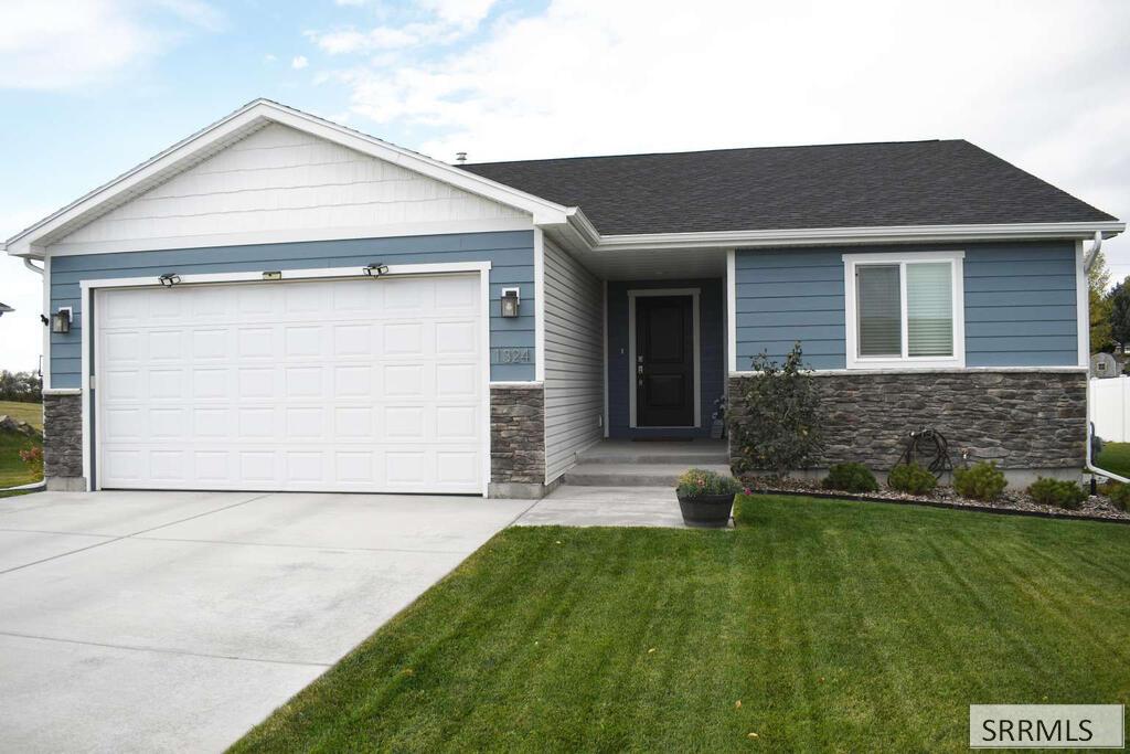 MLS #2184933 image #0